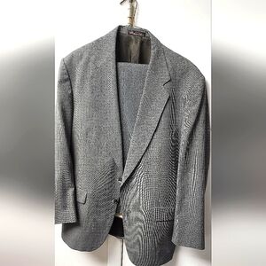 Stafford 2 piece suit gray 40R